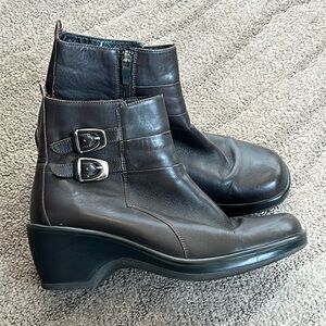 Dansko Leather Double Buckle Bibi Ankle Heeled Boots Dark Brown Size 40